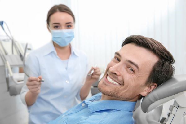 Full Mouth Reconstruction: Replacing Teeth With Dentures